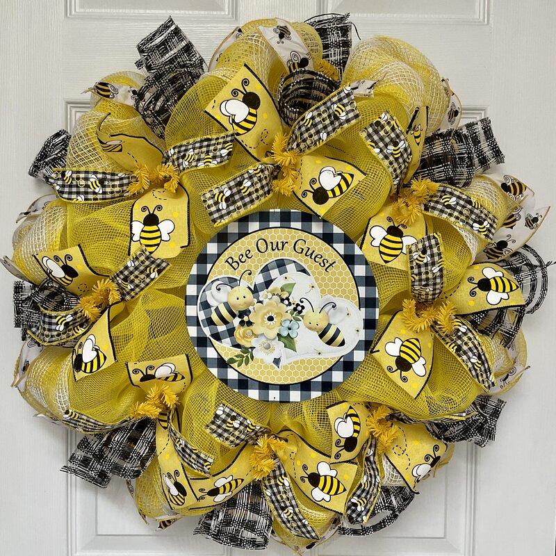 Outlet Bee Wreath